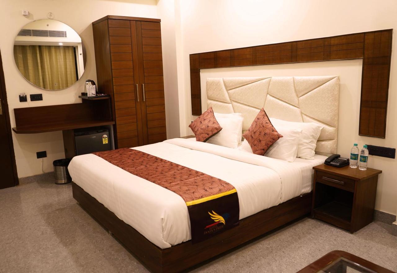 Hotel Doon'S Pride Dehradun Eksteriør billede